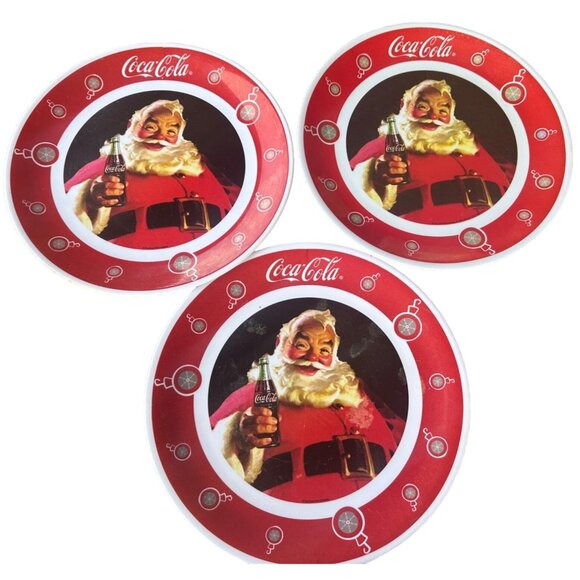 Set of 3 Gibson Christmas Santa Holding Coca-Cola Collectible Decorative Plates - Picture 1 of 12